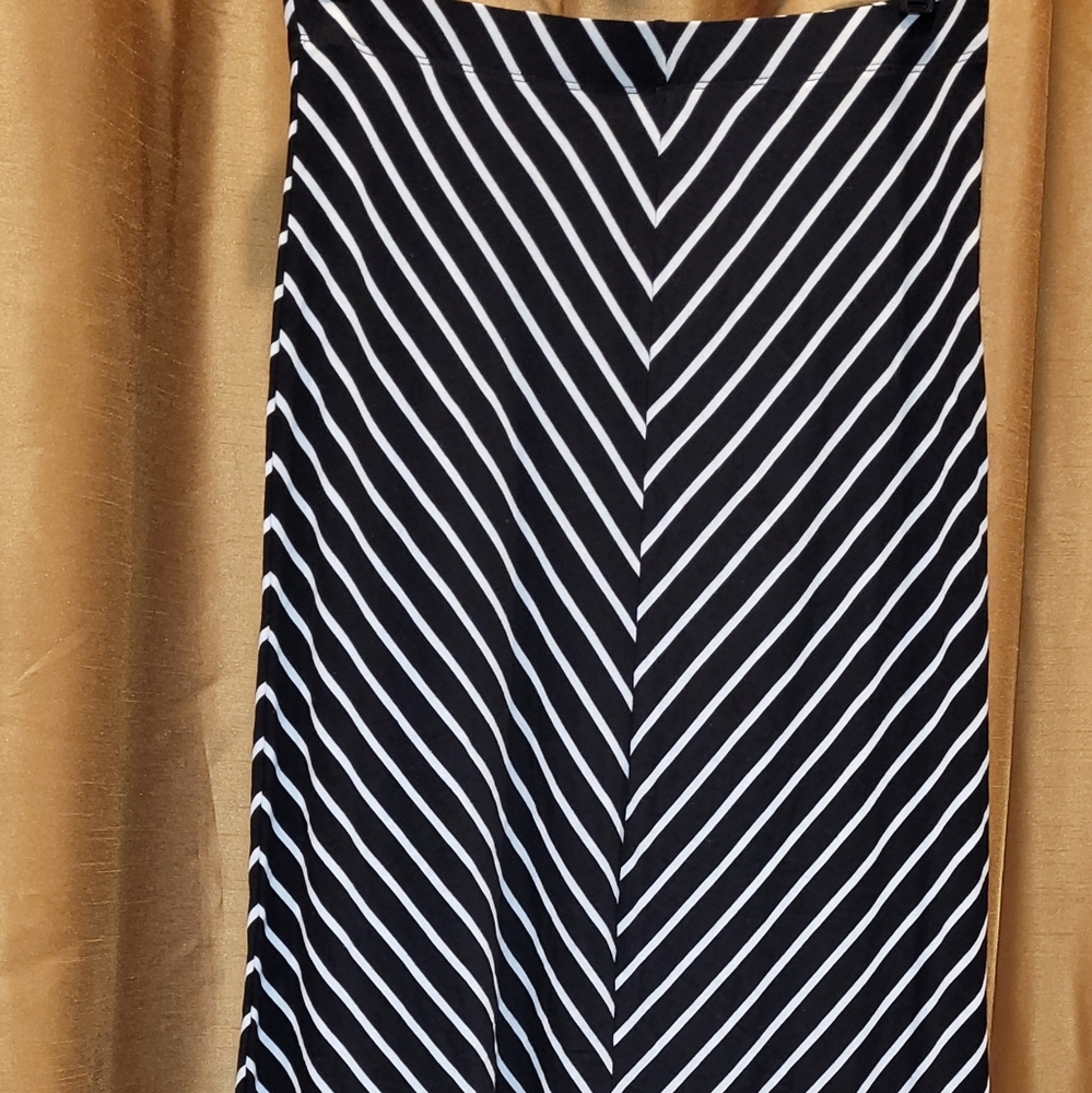 Black & white maxi dress
